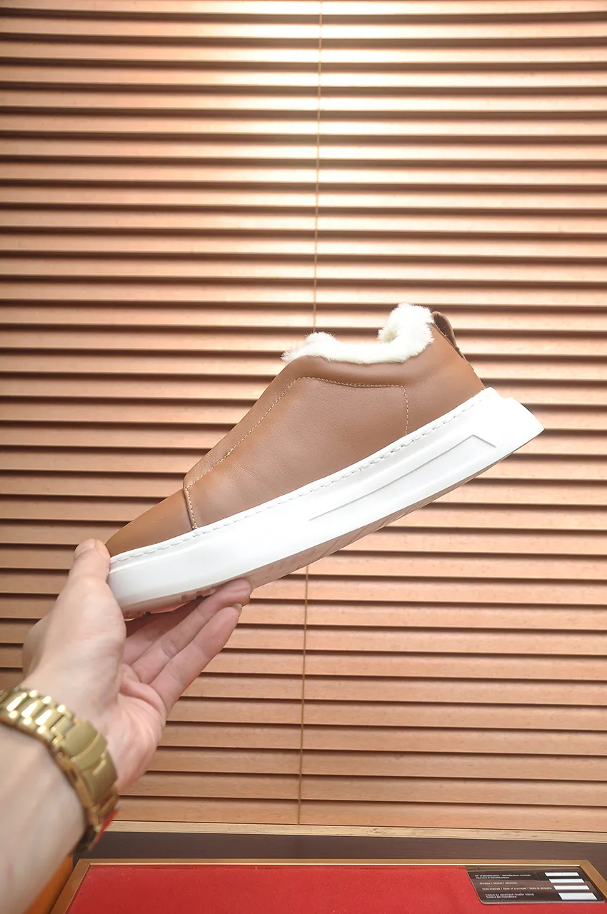 Men's men's shoes 💰500💶【LOUIS VUITTON】(Full wool lining) Same style as LV Louis Vuitton official website [Proud] Original single hot model LV original factory cowhide 👑1:1 original plate Sheepskin lining 👘Use imported cowhide. Body accessories one-to-one mold opening 💪 counter quality 🙏 Dear friends, if you are still worried about wearing matching shoes 💋, then these shoes are your best choice 🎁🎁! 38-45 (45 is custom-made and cannot be returned or exchanged)